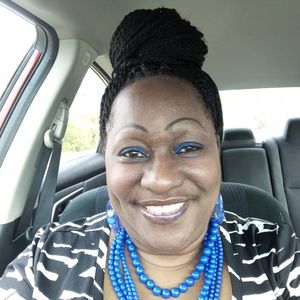 Meet your Posher, Phoebe